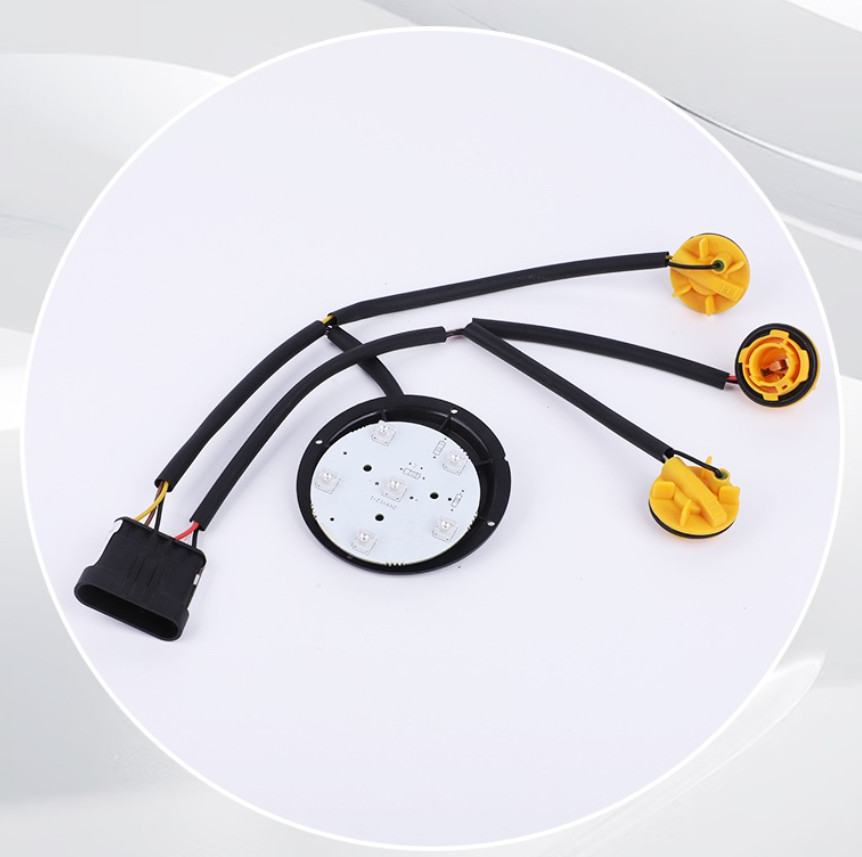 Compact direct waterproof headlight connector