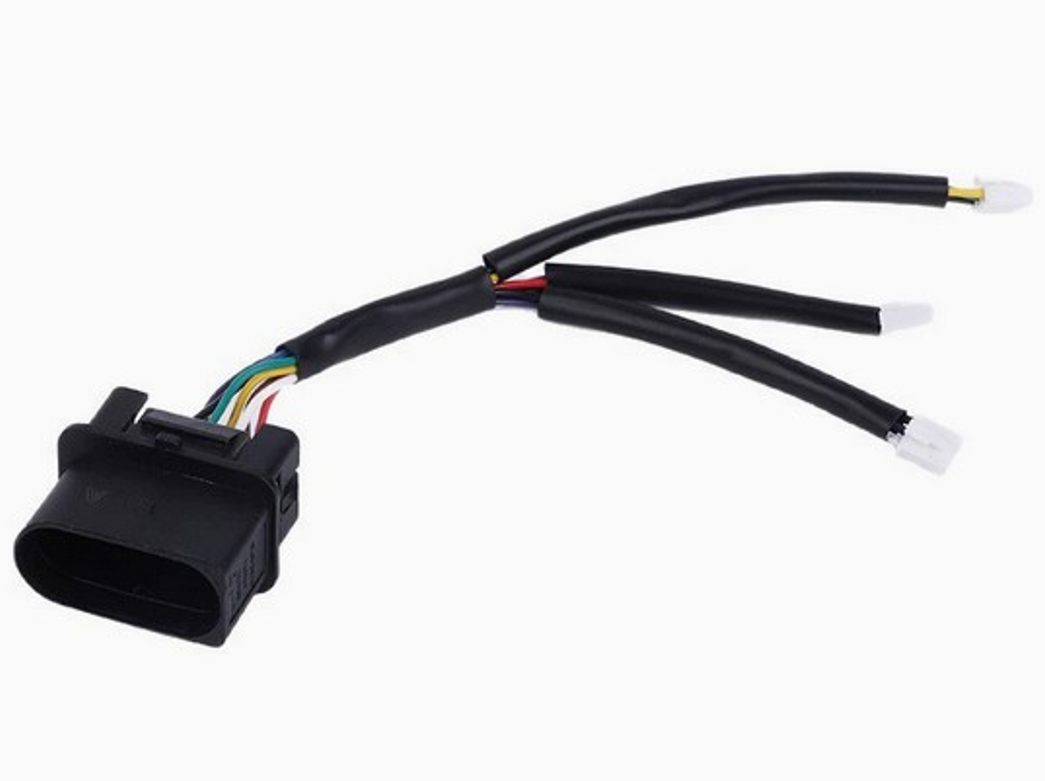 Multi-pin connector with 3 branched output cables
